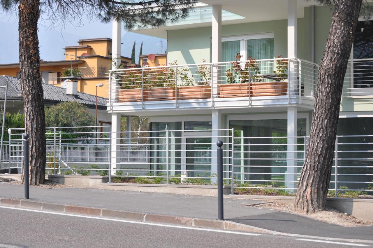 Sul Torrente 200 Apartman Riva del Garda Kültér fotó