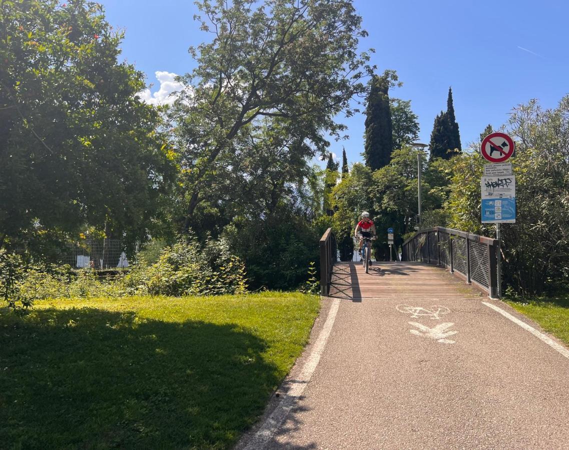 Sul Torrente 200 Apartman Riva del Garda Kültér fotó